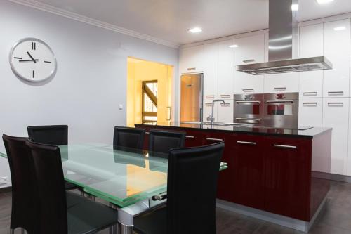 Vilar Formoso Apartment | Discover AL-Formoso: Oceanfront Paradise with Pool