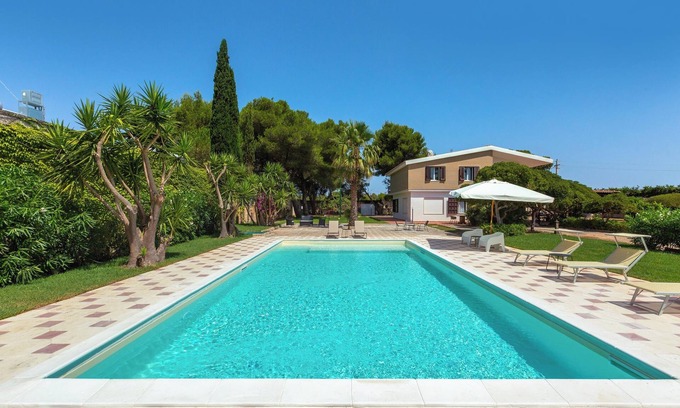 Lecce Villa | Relaxing Retreat at 3600 Al Giardino dell'Eden by BarbarHouse