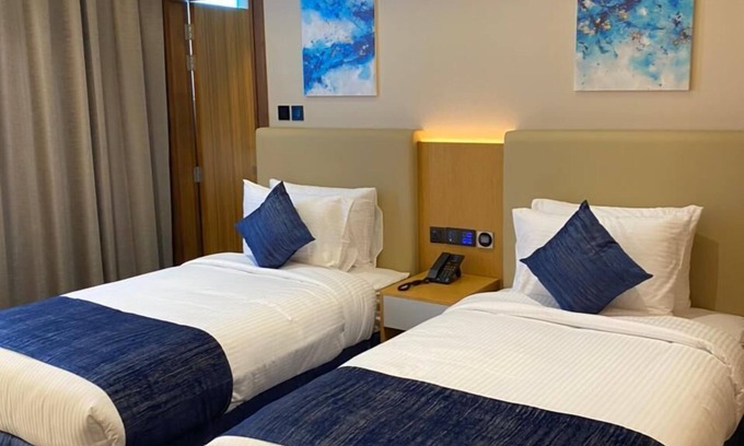 Al Qasimia Hotel | Experience Al Hayat Hotel: Family-Friendly with Spa & Pool