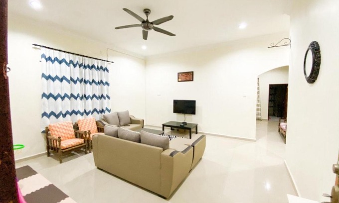 Kampung Baloh House | Family-Friendly Al Kahfi Residence @ Manir - 4-Star Comfort