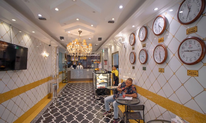 Al Sabkha Hotel | Relax at Al Karnak Hotel Branch with Spa and Breakfast