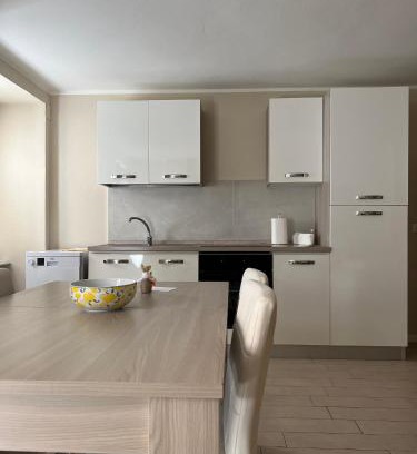 Bogliaco Apartment | Family-Friendly Escape at Al Lago da Lilly with Ocean Views