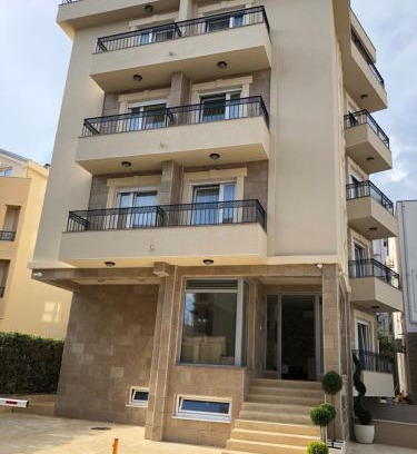 Maini Apartment | Discover Al Mare Apartments Budva: 4-Star Guest Favorite