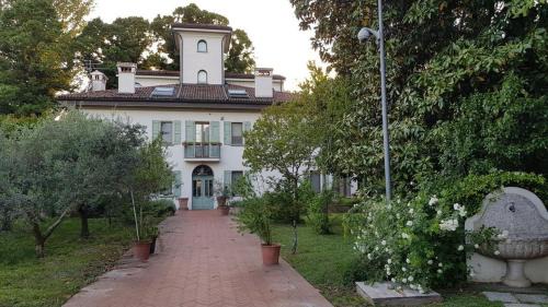Bologna Fiere District House | Discover Al Melograno: Room & Breakfast with 8.8/10 Rating
