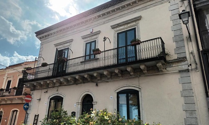 Milo Apartment | Exceptional Al Palazzetto di Milo: Guest Rated 9.8/10