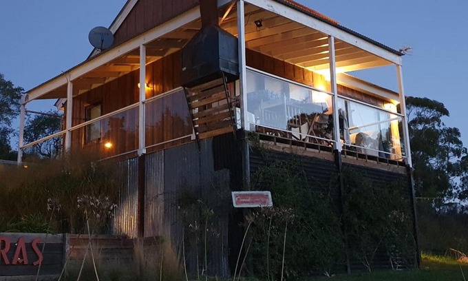 Tandil House | Experience Serenity at Al Pie de las Sierras, Villa del Lago