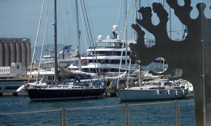 Cagliari House | Cozy Al Porto di Cagliari: Family-Friendly with Breakfast