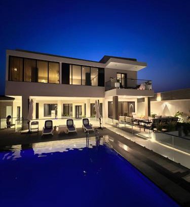 Dhahran Villa | Family-Friendly Al Qand Chalet with Ocean View & Pool