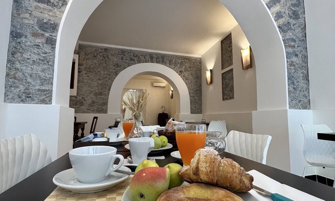 Praia a Mare Bed & Breakfast | Experience Al Vecchio Pioppo: Family-Friendly Dining & Reviews