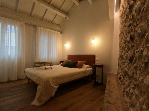 Bassano del Grappa Apartment | Stellar Al Vecchio Porto: Top-Rated Stay with Restaurant