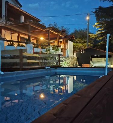 Zadvarje Apartment | Relax at Ala da-apartman with Pool and Ocean Views