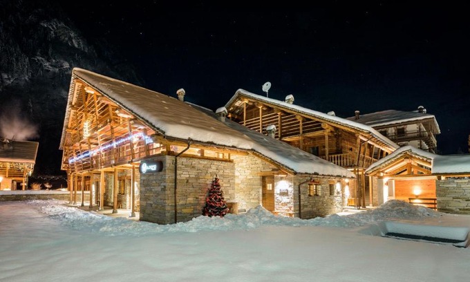 Alagna Valsesia Apartment | Alagna2000: Pet-Friendly Retreat with Ocean Views