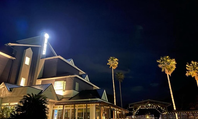 Shirahama House | Relax at Alaise De Bale Shirahama with Oceanfront Views