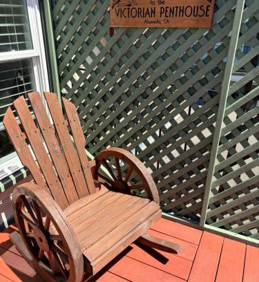 Alameda Apartment | Delightful Alameda Victorian Penthouse: Steps to Beach & Shops