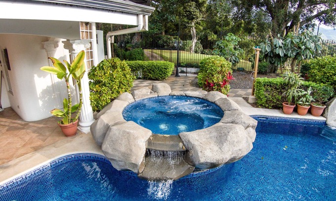 Ciudad Cariari Hotel | Discover Alameda Cariari: Pool, Spa & Breakfast Included