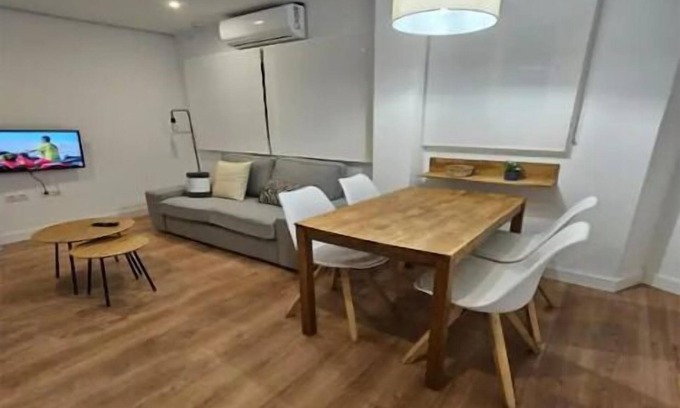 Ensanche Centro Apartment | Elegant Alameda Colón by HDC Apartments with Spa & Kitchen