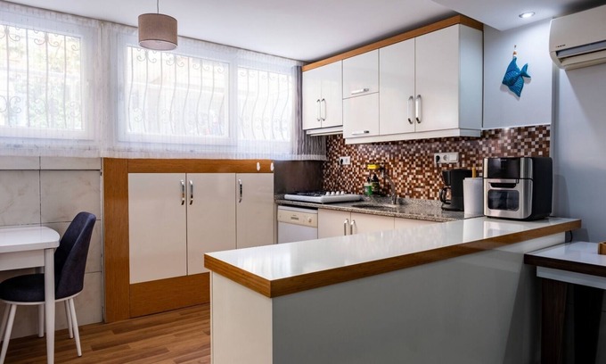 Alanya Apartment | Relax at Alanya Kleopatra Beach with Pool & Spa Amenities