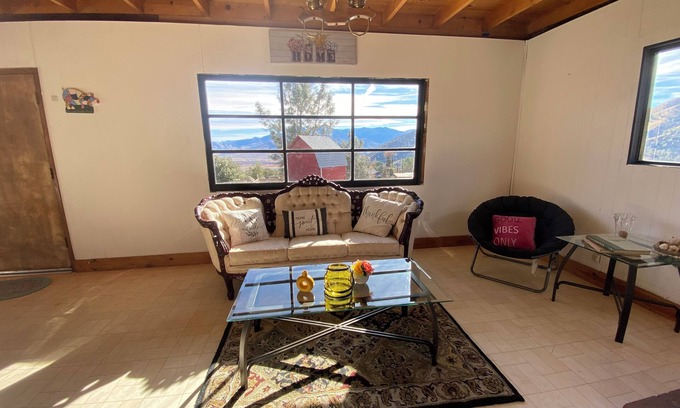 Weldon Cabin | Alarcon Ranch: Family-Friendly Stay with Breakfast Included