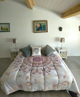 Comigne House | Scenic Alaric Lodge: Cozy Gîte with Oceanfront Views