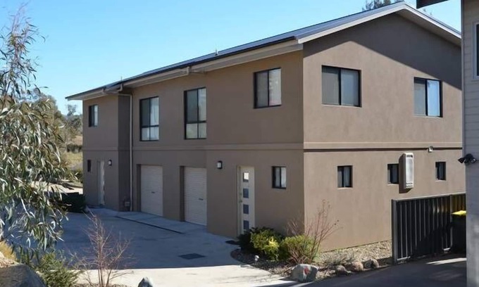 Jindabyne House | Scenic Alaska 1: Unforgettable Lake & Mountain Views