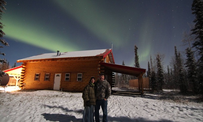 North Pole House | Experience Alaska Aurora Adventures: Premier Northern Lights Cabin