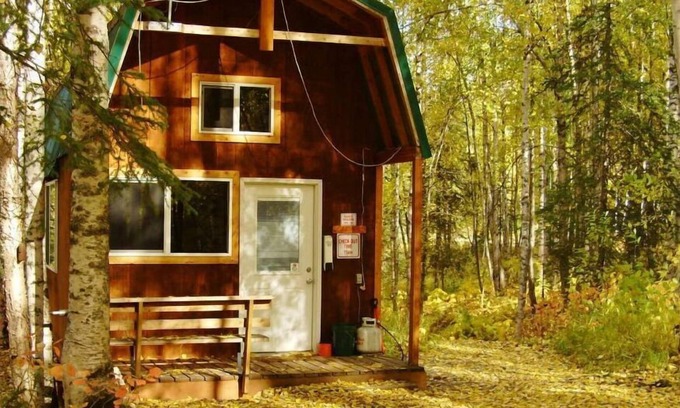 Willow House | Cozy Winter Park Cabins in Alaska – Pet Friendly & Scenic Views