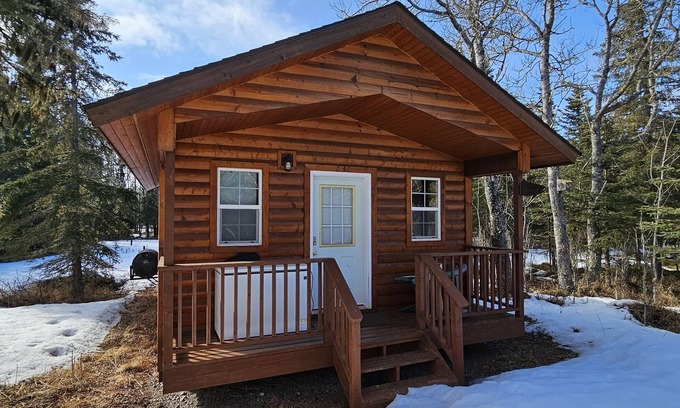 Cohoe Cabin | Idyllic Alaska Summers Lodge Cabin No. 3 with Kitchen