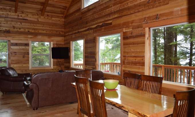 Ketchikan House | Exciting Alaskan Fishing & Sailing Adventure Awaits You!