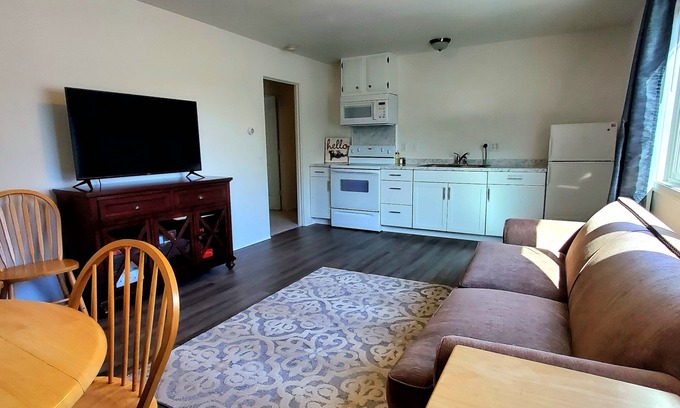 Sand Lake Apartment | Alaskan Hideaway: Family-Friendly Apt by Lakes & Hiking