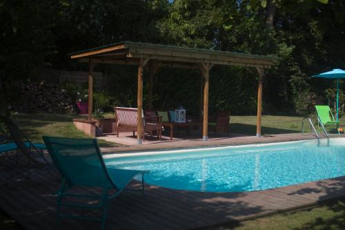 Ossages House | Eco-Friendly Retreat at Alaudy Vacances - 4-Star Gîtes