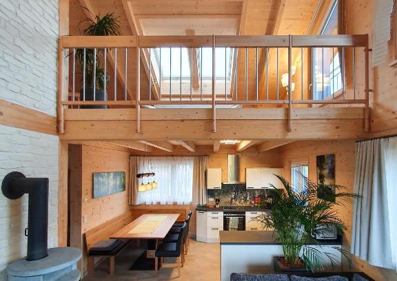 Gemarkung Oberdigisheim House | Relax at Alb Chalet: Pet-Friendly & Hot Tub Amenities