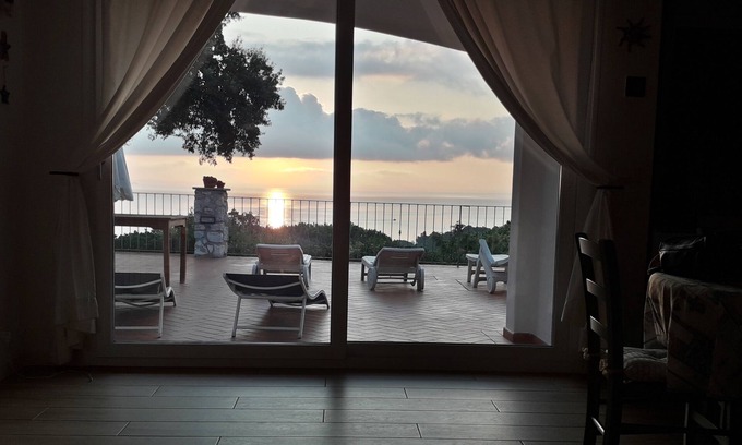 Capoliveri House | Alba a Straccoligno: Perfect Family Retreat with Garden