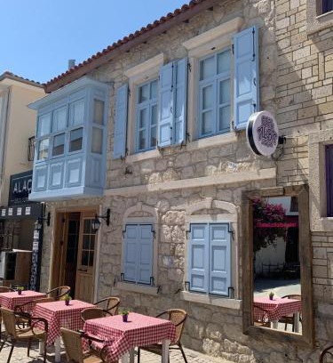 Alacati Hotel | Alba Taş Otel: Pet-Friendly Retreat with Hot Tub Access