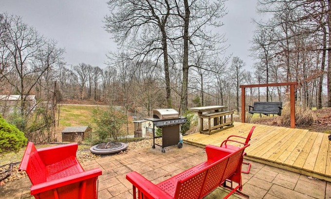 Albany House | Family-Friendly Albany Retreat Near Dale Hollow Lake