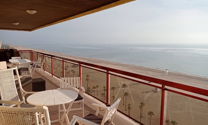 Grau i Platja Apartment | Albatros: Family-Friendly Oasis with Ocean Views & Spa