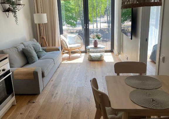 Engure Apartment | Top-Rated Albatross Beach Apartment with Pool & Ocean Views