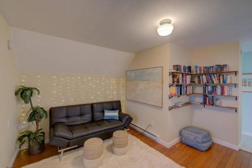 Ocean Park House | Beachfront Retreat: Albatross Landing - Pet & Child Friendly