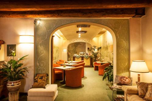 Castelfranco Veneto Hotel | Comfortable Stay at Albergo Al Moretto with Breakfast Included