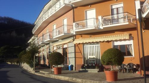 Aquila di Arroscia Hotel | Pet-Friendly Retreat at Albergo Al Sole in Aquila di Arroscia