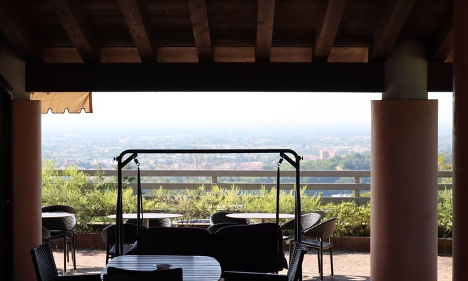 Montebelluna Hotel | Discover Albergo Alla Pineta: Pool, Spa & Family-Friendly Fun