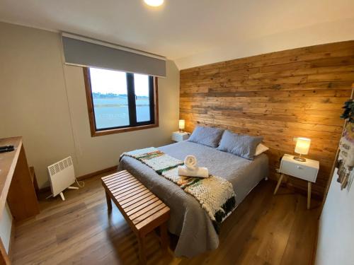 Panguipulli Bed & Breakfast | Cozy Albergo B&B: Rated 9/10 with Child-Friendly Kitchen