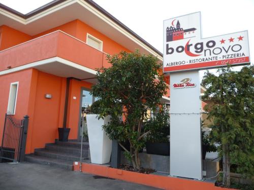 Longiano Hotel | Inviting Stay at Albergo Borgonovo with Family-Friendly Perks