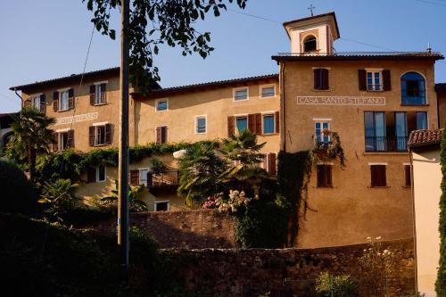 Miglieglia Hotel | Discover Tranquil Albergo Casa Santo Stefano with Ocean View