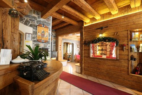 Forni di Sopra Hotel | Discover Albergo Centrale: Spa & Family-Friendly Retreat