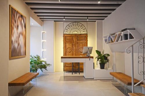 Lamezia Terme Hotel | Albergo Centrale: Oceanfront Retreat with Spa & Eco-Friendly Amenities