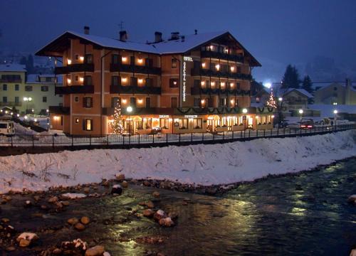 Transacqua Hotel | Welcoming Albergo Conca Verde: Family-Friendly Retreat