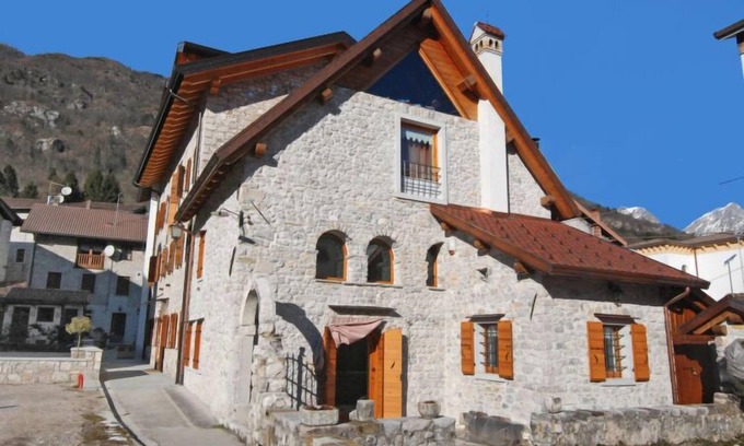 Barcis Apartment | Charming Cjasa Ustin - Pet Friendly with Spa and Lake Views