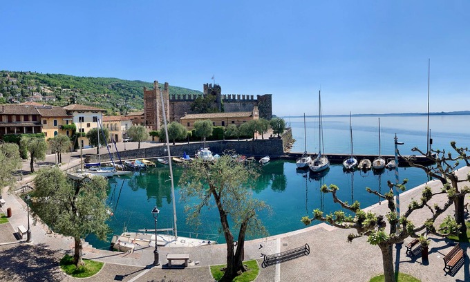 Torri del Benaco Hotel | Albergo Gardesana: Guest Rated 9.4 with Family-Friendly Amenities