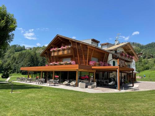 Cavalese Hotel | Discover Albergo Garnì Antico Mas del Medico with Ocean View
