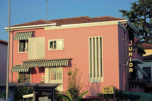 Arcella Hotel | Budget-Friendly Stay at Albergo Junior with Family Amenities